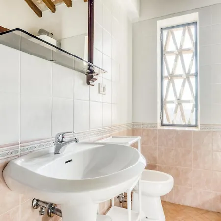 Near Donatello Sculpture Vakantiehuis Citerna