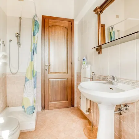 Near Donatello Sculpture Vakantiehuis *